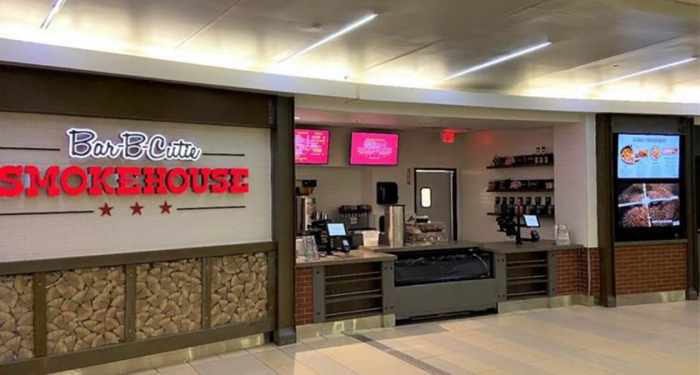 Bar-B-Cutie SmokeHouse Opens At BNA - Airport X